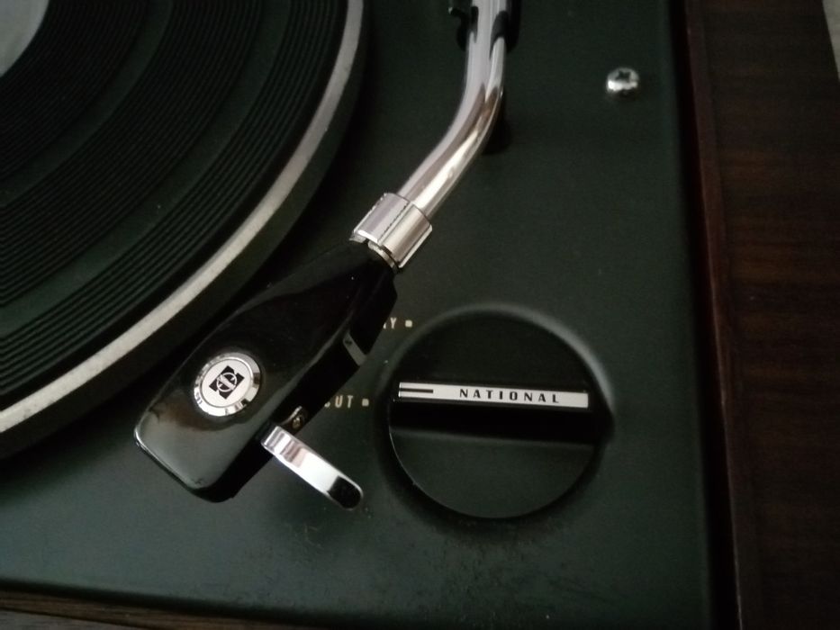 Gira discos vintage National SF 175