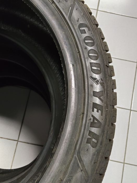 Pneus Goodyear 225/45R18 95V