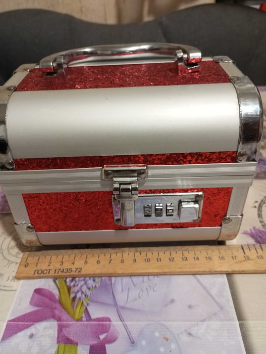 Органайзер-скринька для жіночих таємниць