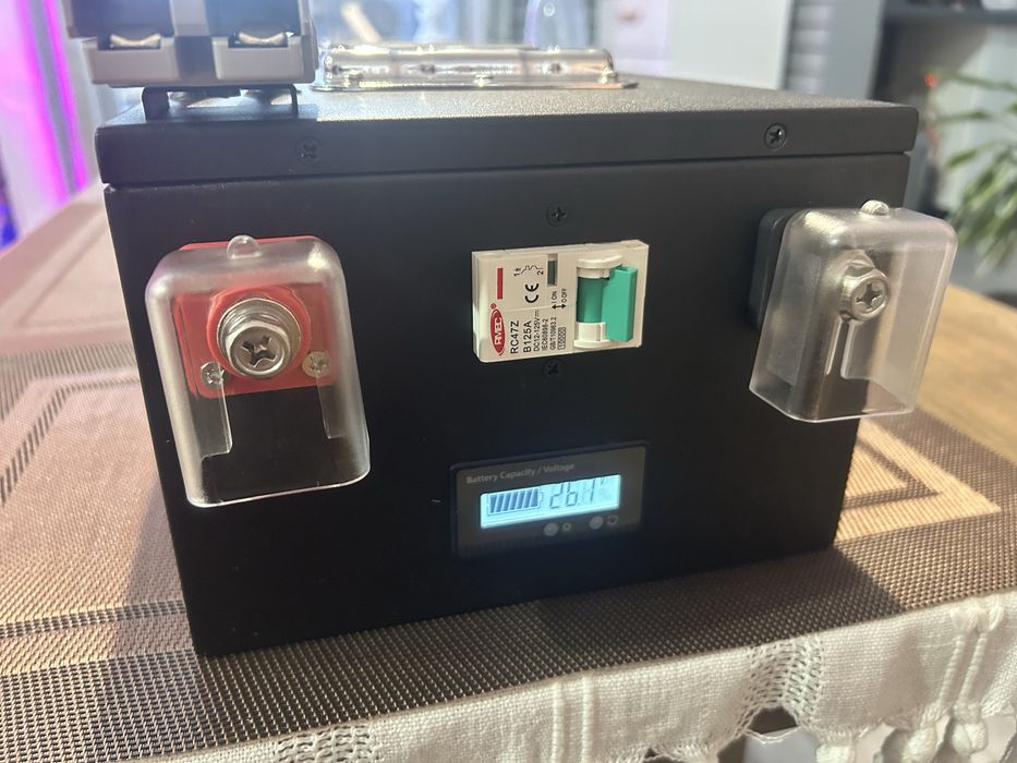 LiFePo4. 24v100A/200A