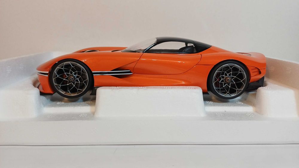 1/18 Genesis X Gran Berlinetta VGT 2024 - Norev