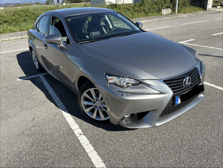 Lexus  IS300H  executive plus 2014