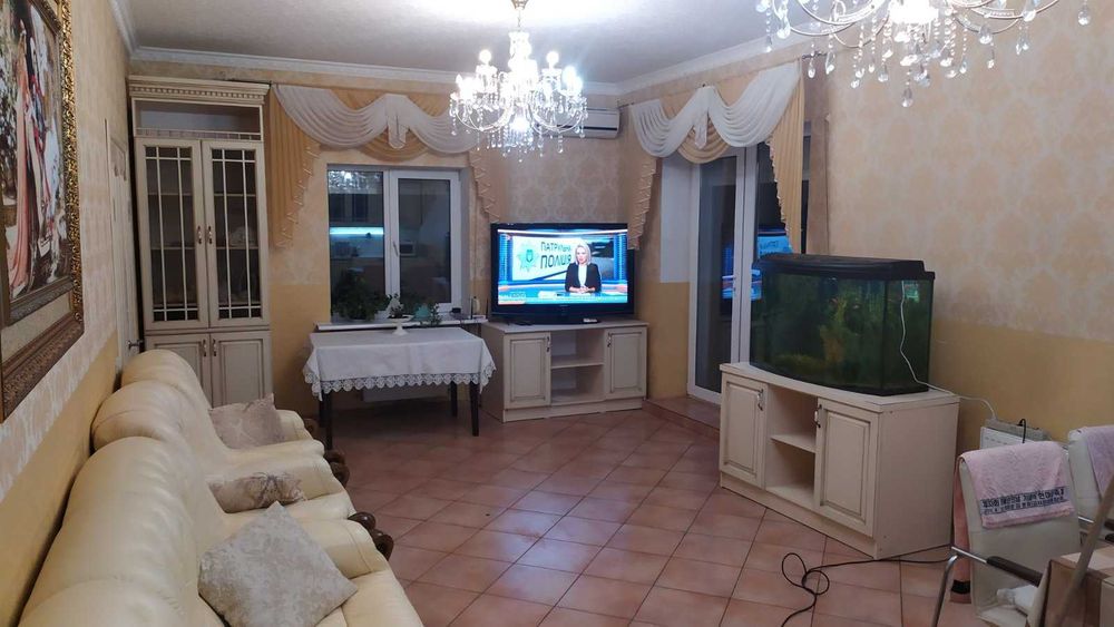 Сдам  дом с теплым бассейном . На Калиновой!