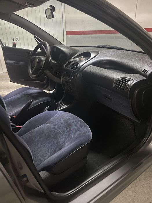 Peugeot 11 gasolina poucos klm