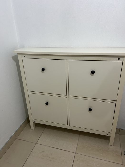 Sapateira em bom estado