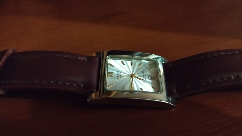 Casio Bem 100 наручний годинник часы