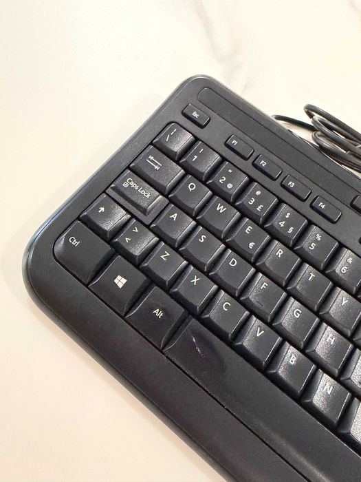 Teclado Microsoft Wired Keyboard 600 USB – Impecável