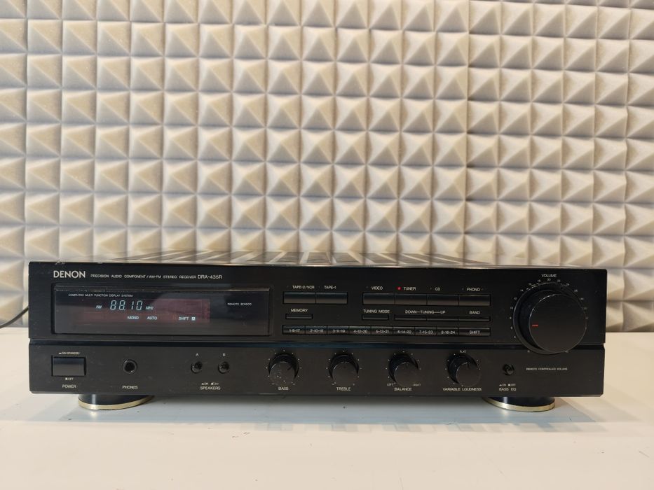 Amplituner Denon DRA-435R.