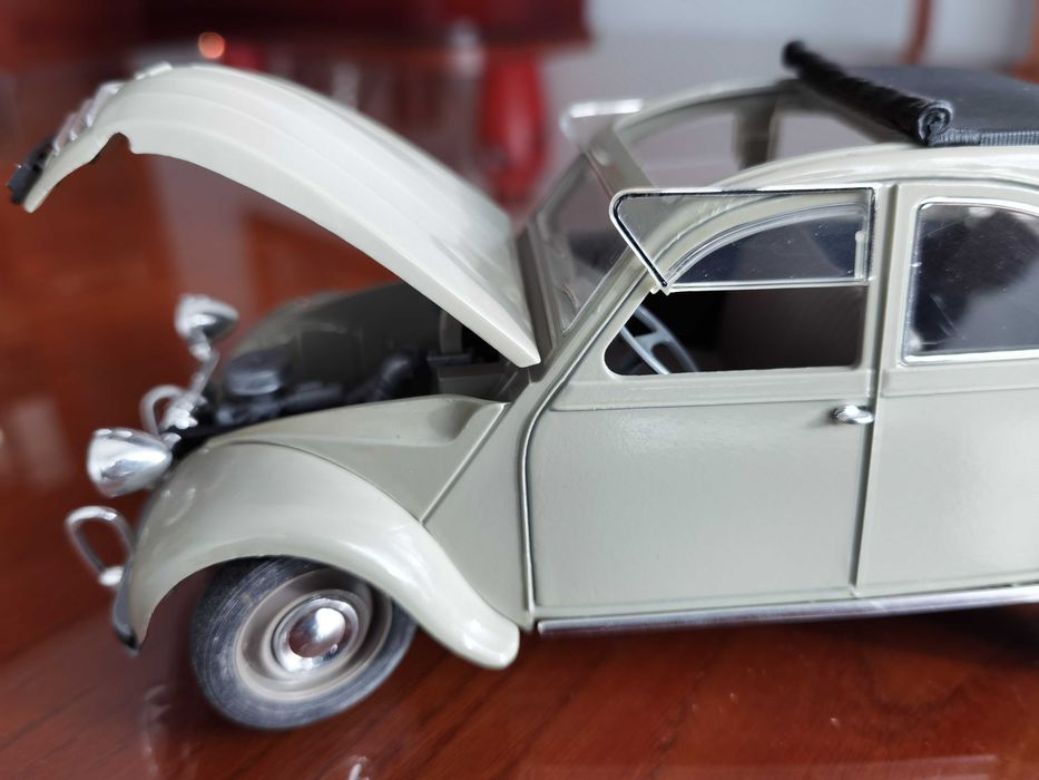 Citroen 2 CV 1966 Miniatura 1:17 da Sólido.