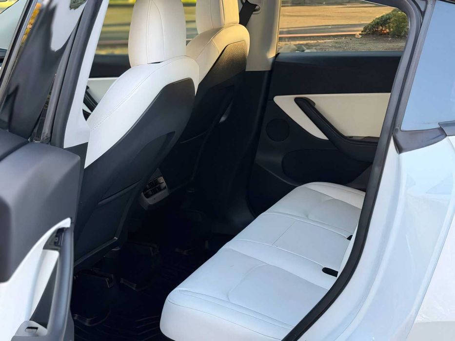 Tesla Model Y Performance      2020