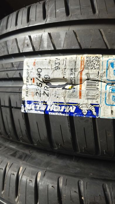 Pneus  225/40/19 RFT