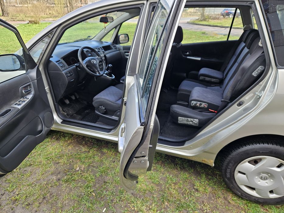 Toyota Corolla Verso 2002 рік 2.0 дизель для військових