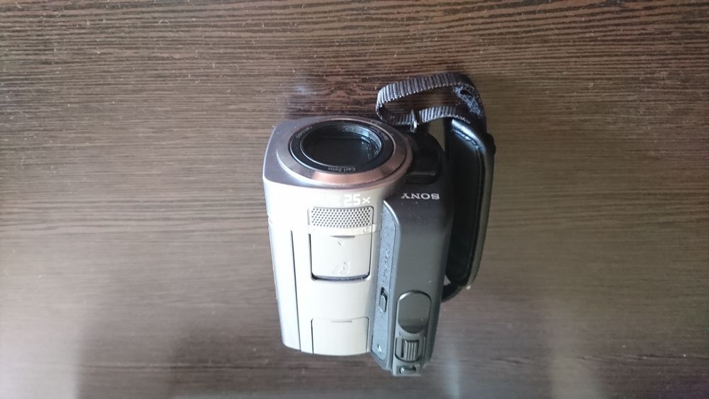 Продам видеокамеру sony DCR-SR85