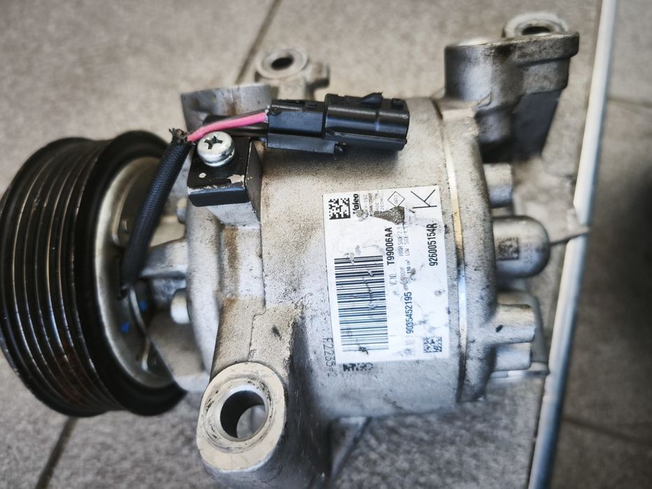 Компресор кондиціонера Renault / Dacia 1.5 dCi K9K Valeo, Чехія 926005154R