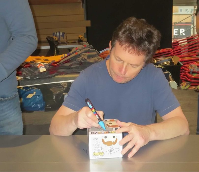 Фігурка Funko Pop Marty McFly підписана Майклом Дж. Фоксом [Beckett]