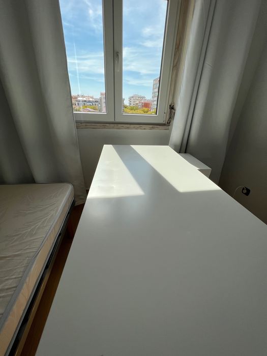 White L-shaped desk, retractable64751100754946123