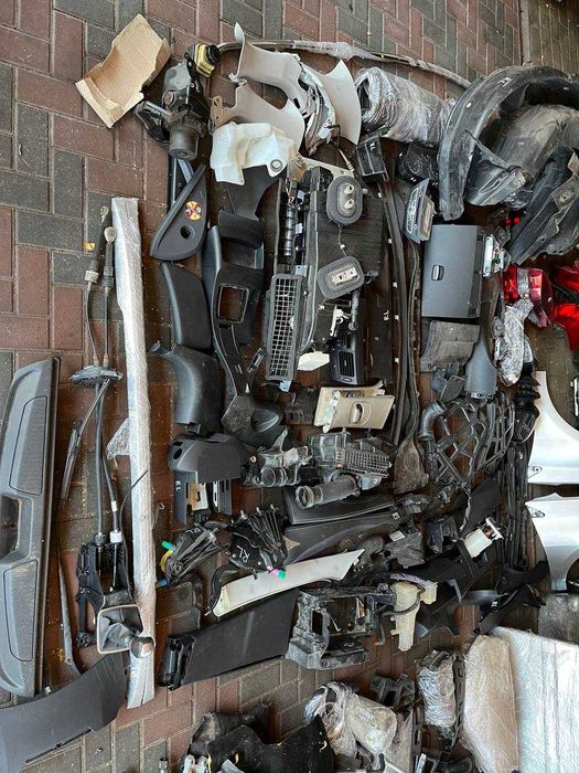 Пластик салон Renault Laguna 3 (2007-2015)