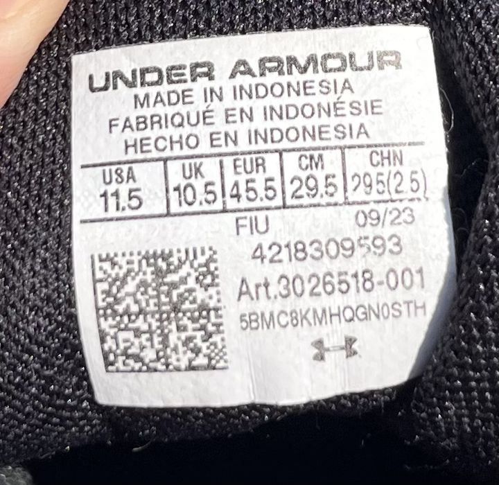 Бігові кросівки Under Armour Charged Pursuit 3