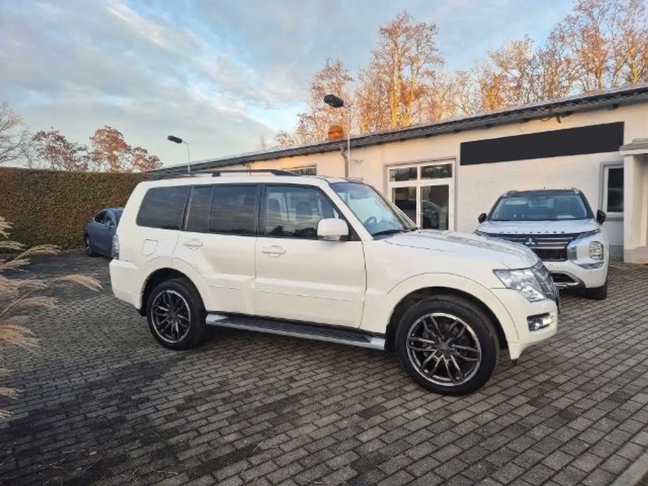 Mitsubishi Pajero      2017