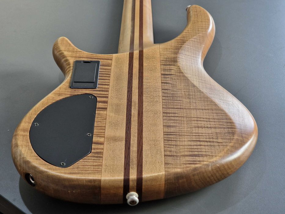 Baixo Cort A5 artisan bartolini com capa de luxo