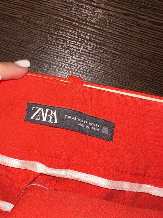 Красный костюм zara