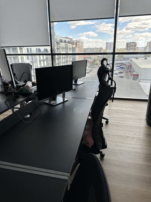 Столи офісні чорні