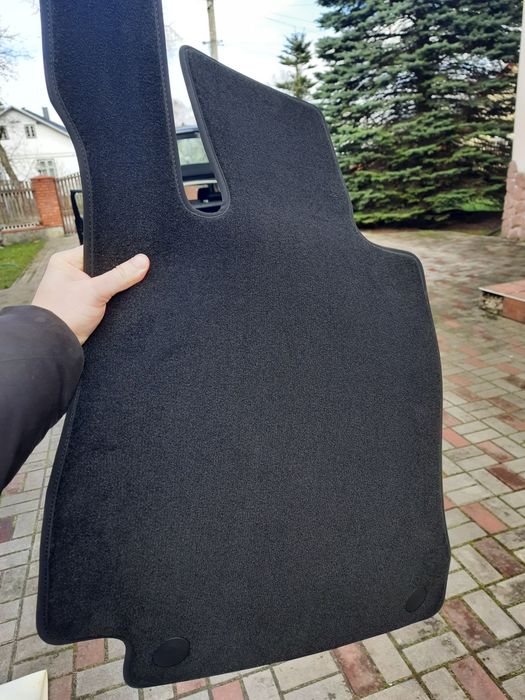 Коврики велюрові Mercedes Benz w211 w212 w213 w214 w204 w205 w166