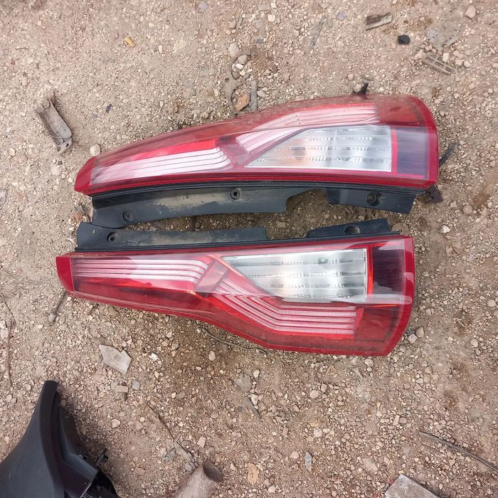 Farol traseiro lado passageiro citroen c4 picasso