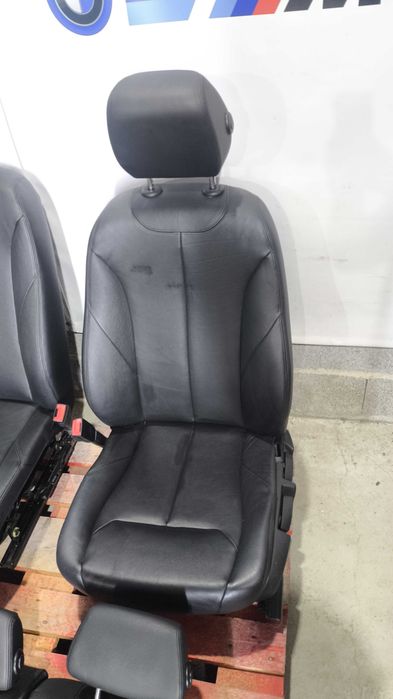 Bancos BMW Serie 3 (F30) Normal em Couro (Costas Passageiros Rebativel)