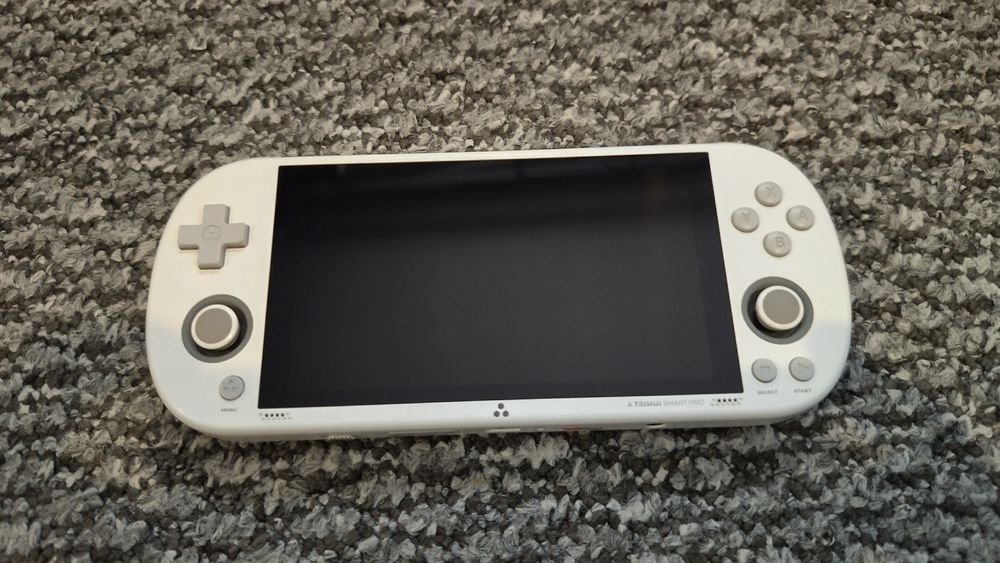 Konsola przenośna Trimui smart pro