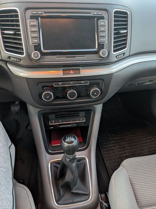 VW Sharan 2.0 TDI 2010r manual 5 osób