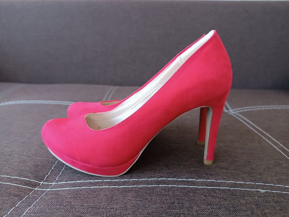 Продам новые туфли