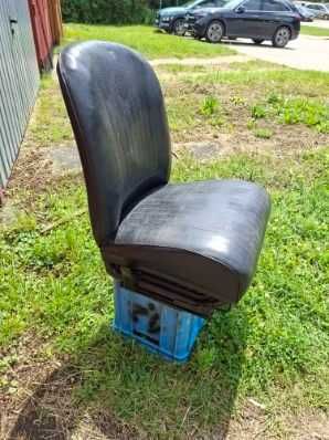 Fotel przedni do malucha 126p