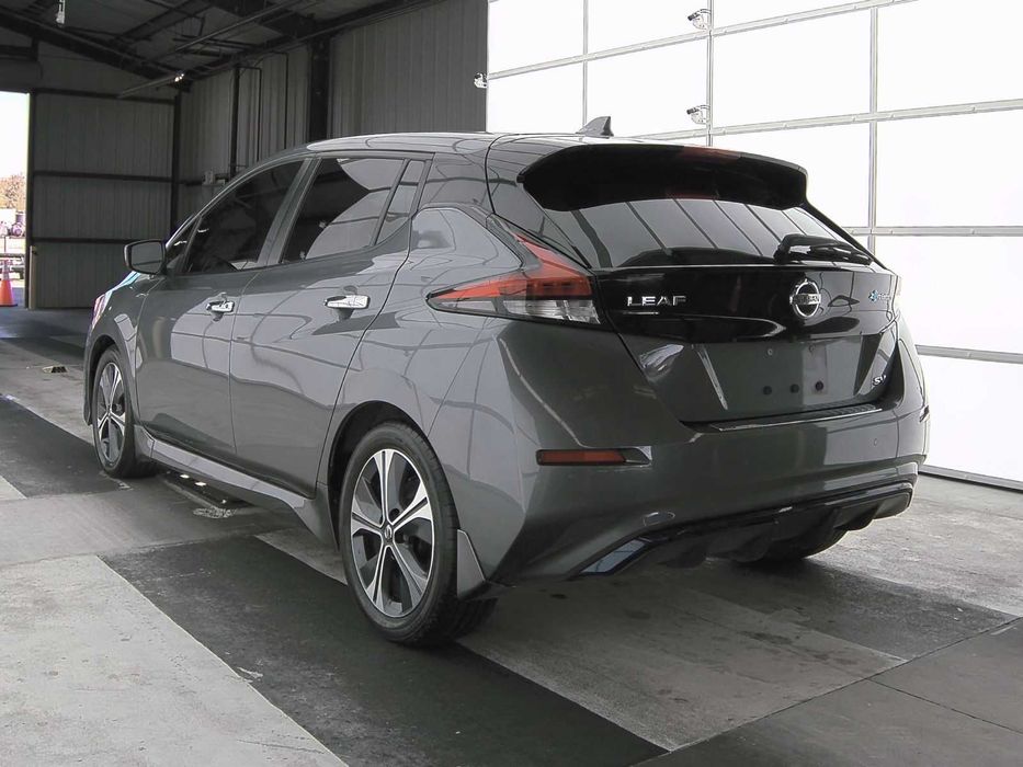 2020 Nissan LEAF SV ціла машина