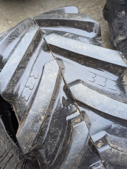 320/65R16 BKT Agrimax RT657 opona rolnicza