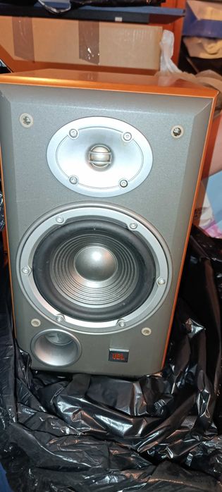Sprzedam Kolumny głośnikowe JBL E30