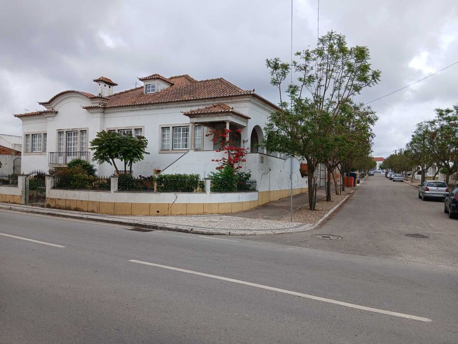 Lote de terreno urbano para construção---Alpiarça