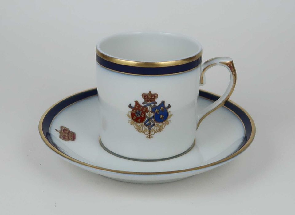 Chávena Vista Alegre - Brasão D. Carlos I e D. Amélia, CADA