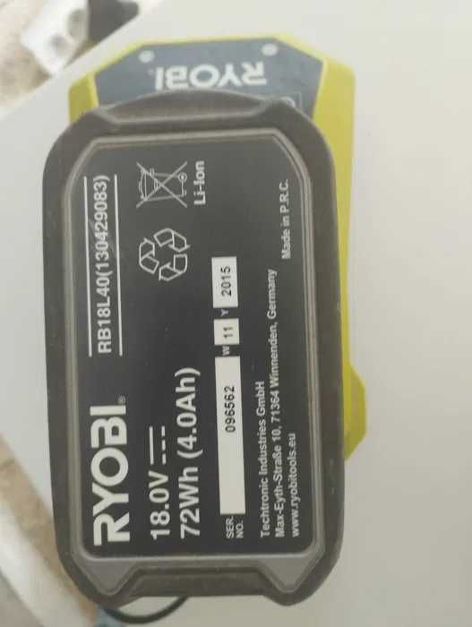 Cerra Circular + 2 baterias RYOBI