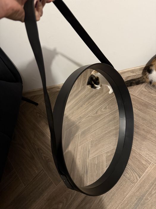 Lustro wiszące na pasku czarne loft