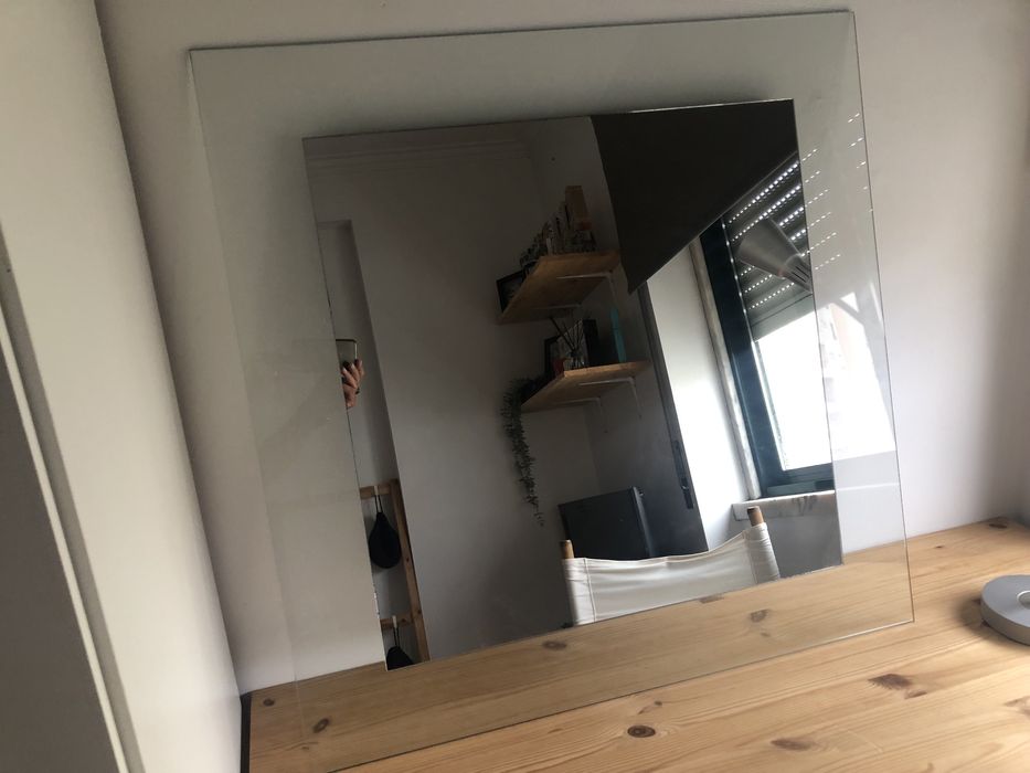 Espelho com Moldura em Vidro