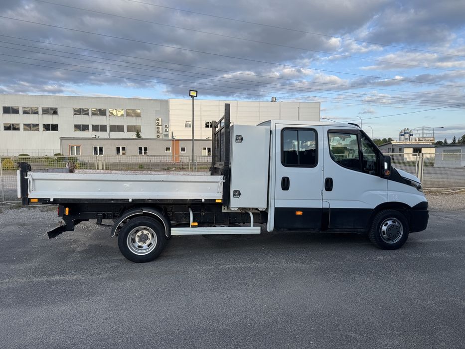 Wynajem Iveco wywrotka kiper brygadówka 7 osób Warszawa