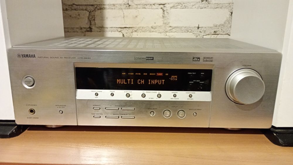 Amplituner Yamaha HTR-5930 + 2 głośnik..