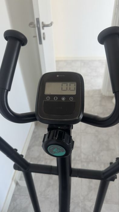 Elliptical Machine for Physical Exercise64737707256450122