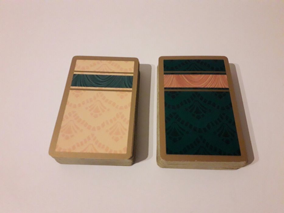 Dois baralhos de cartas
