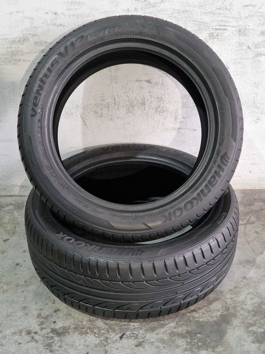 2 Pneus 215/50R17 HANKOOK Semi Novos