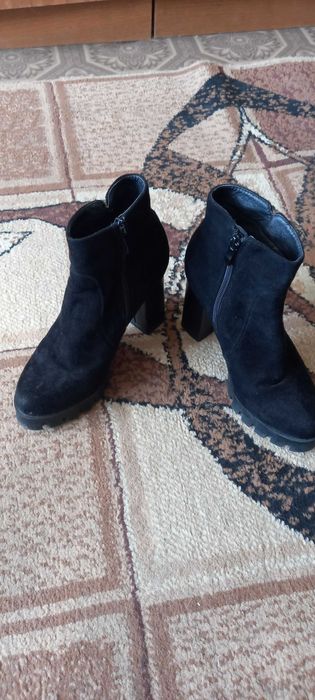 Жіночі сапожки демісезонні 37р