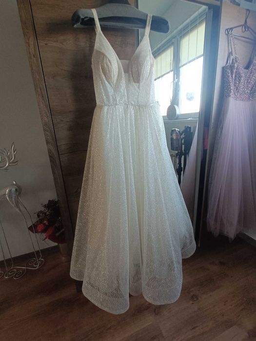 Piękna suknia ślubna