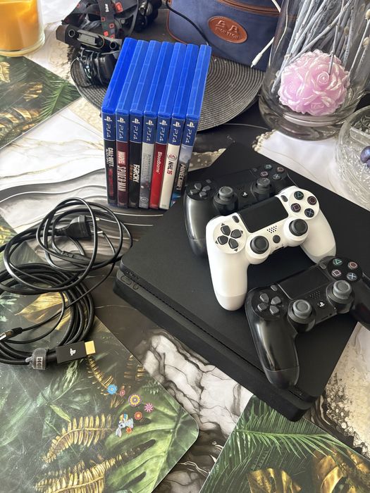 Play Station 4 plus zestaw gier