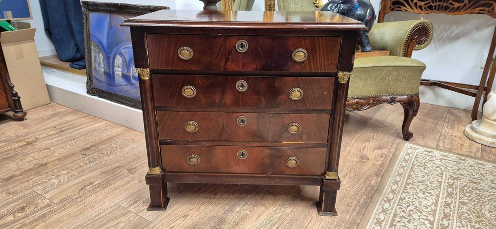 Komoda w stylu Empire (styl Cesarstwa) klasycyzm Francja mahoń kolumny